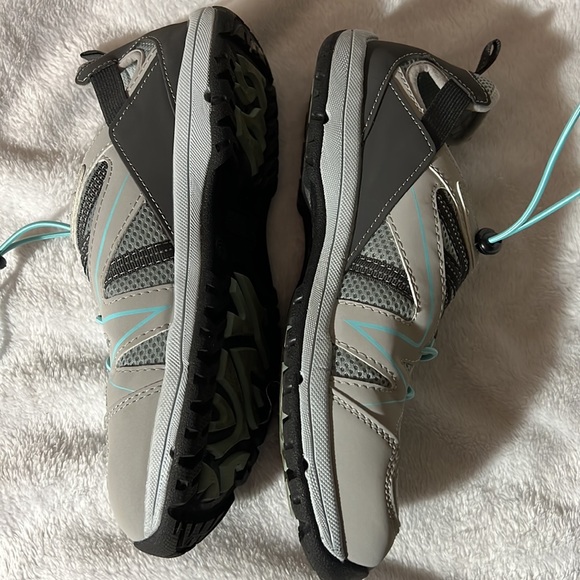 Women’s Nevados shoes like new - Picture 3 of 4